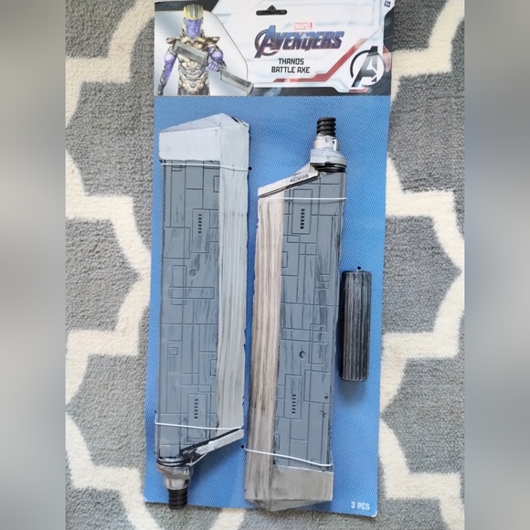 New in original package, Marvel Avengers Thanos Battle Axe - Avengers: Endgame - Picture 5 of 7